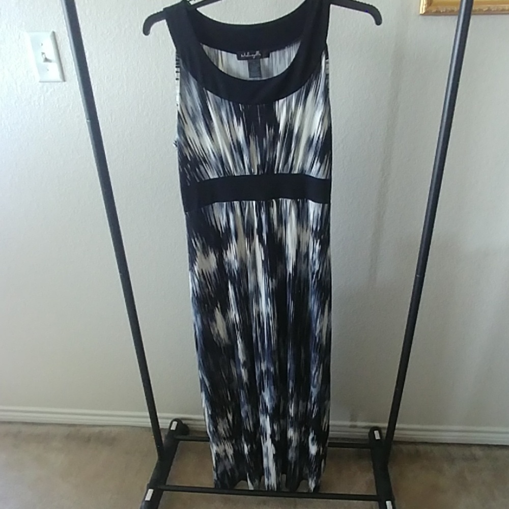 Beautiful Black Gray White Maxi Dress XL
